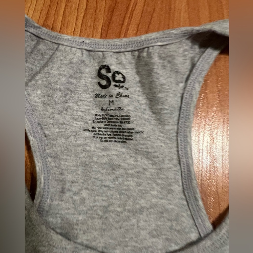 Tank top medium - Picture 3 of 3